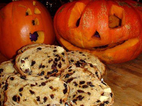 Barmbrack Cake: Irish Halloween Recipe! - EazyCity Blog