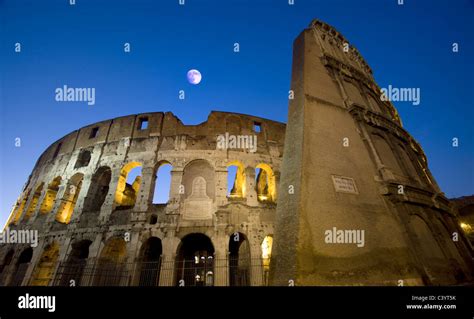 Rome - Night View of Colosseum Stock Photo - Alamy