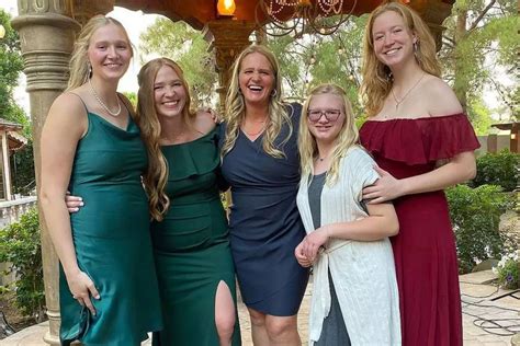 'Sister Wives': Christine Poses For A Photo With Daughters At Logan's Wedding