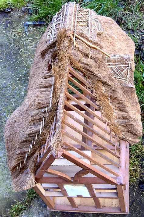 Stage by stage combed wheat thatching in photo's | Natural building ...