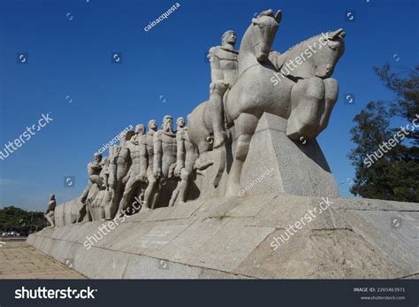 Sao Paulo Brazil 121522 Monumento Bandeiras Stock Photo 2265463971 ...