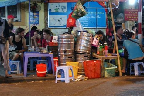 Bia Hoi in Hanoi - 5 best local beer places in 2024