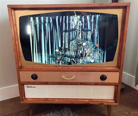 Jeff builds a midcentury modern TV cabinet for his flat-screen TV - Retro Renovation