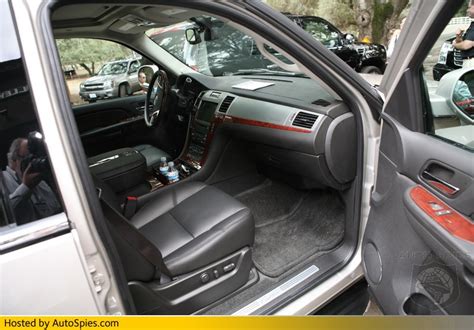 EXCLUSIVE PHOTOS AND DETAILS: 2007 Cadillac Escalade-interior - AutoSpies Auto News