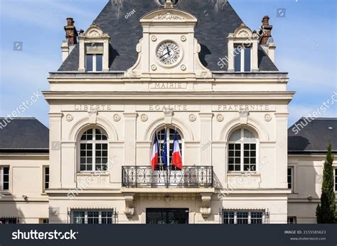 The National Motto of France: Symbol of the Republic - French Moments ...