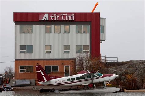 Ten people in plane crash safely transported to Diavik diamond mine ...