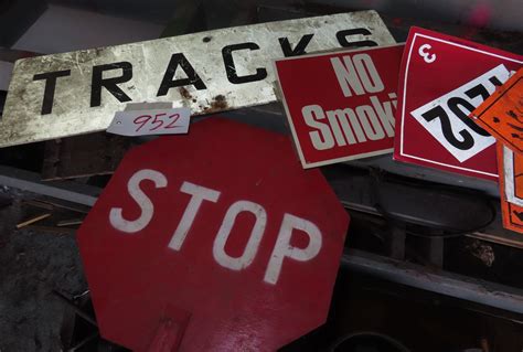 Lot of assorted reflector signs (includes several TDG signs) - Schmalz Auctions