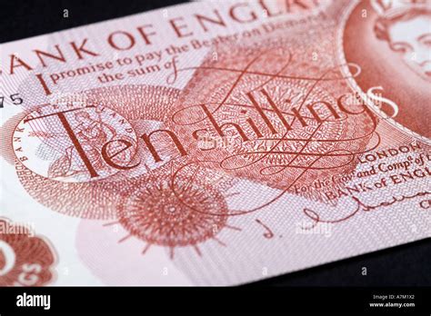 Ten shilling note hi-res stock photography and images - Alamy