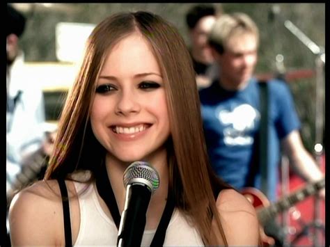 Avril Lavigne- 'Complicated' MV screencaps [HQ] - Music Image (19849866 ...