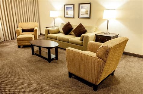 Baymont by Wyndham Red Deer Rooms: Pictures & Reviews - Tripadvisor