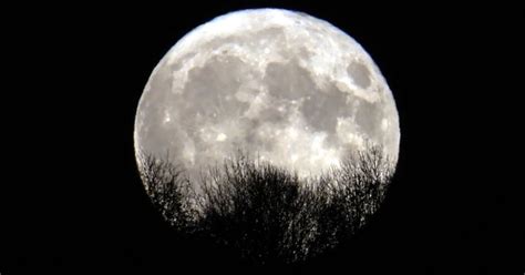 Here's How to See Tonight's Frost Moon Eclipse