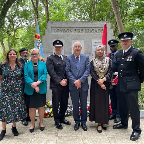 London Fire Brigade on Twitter: "Wreaths were laid by representatives ...