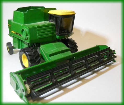 ERTL - JOHN DEERE - COMBINE - TOY | Collectors Weekly