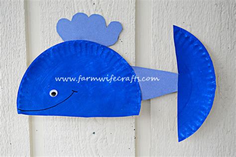 Blue Whale Paper Plate Craft - The Farmwife Crafts