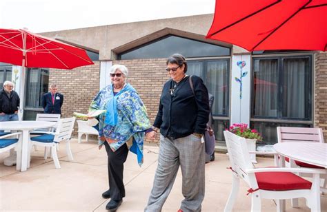 Menorah Park holds ribbon-cutting event for patio spaces | Local News | clevelandjewishnews.com