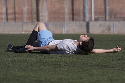 Soccer injury: Six of the most common injuries soccer players suffer ...