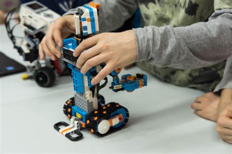 Learn STEM with Robots - TryEngineering.org Powered by IEEE