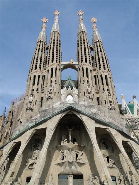 File:Sagrada Familia 03.jpg