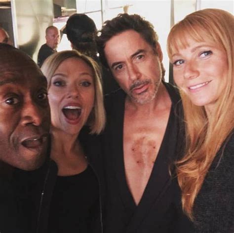 44 Behind-The-Scenes Photos That'll Change The Way You Look At Marvel Movies | Avengers cast ...