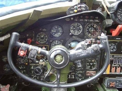 Tupolev Tu-95RTs Bear D (3) | Flight deck, Cockpit, Russian bombers