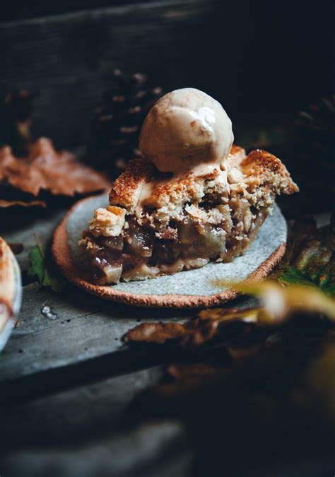 Pear Pie & How To Make A Lattice Crust