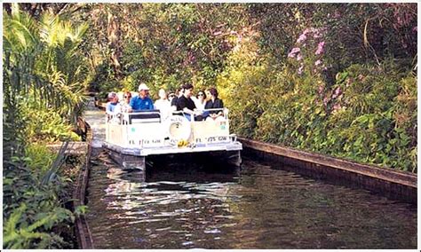 Scenic Boat Tour of Winter Park | Floridaholidayhomes4u.com