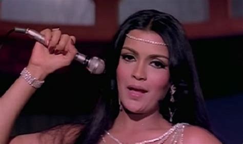 16 Zeenat Aman Looks From The 70s That Prove She Was The OG Style Icon