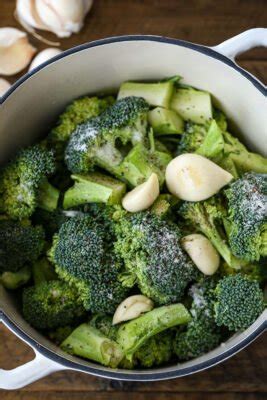 Italian Broccoli Soup | No Cream Broccoli Soup Recipe | Mantitlement