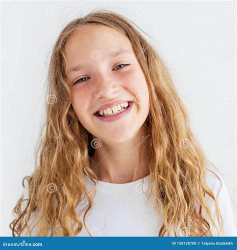 Portrait Smiling Young Girl Teen Stock Photo - Image of hairstyle, happy: 158128708