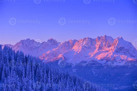 mountain winter landscape 10686830 Stock Photo at Vecteezy