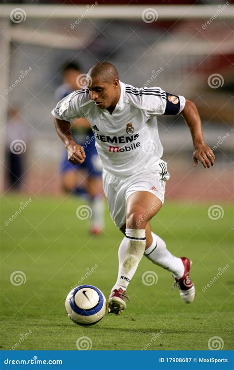 Roberto Carlos of Real Madrid Editorial Photography - Image of defender ...