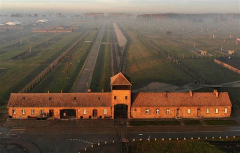 Il y a 75 ans, l’armée russe libérait les camps de concentration d’Auschwitz | Le Devoir