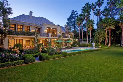 Top 5 Reasons Why Celebrities Love Beverly Hills Real Estate - Hilton ...