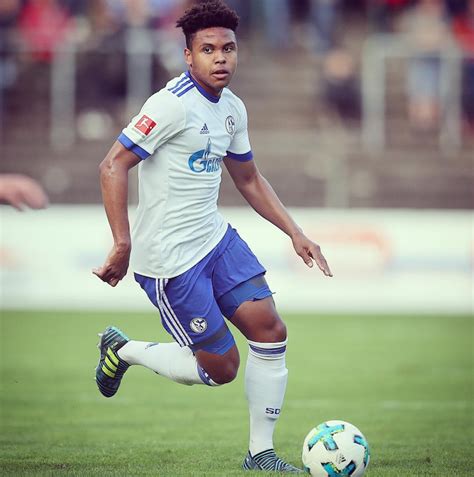 WESTON MCKENNIE TALKS SCHALKE • SoccerToday