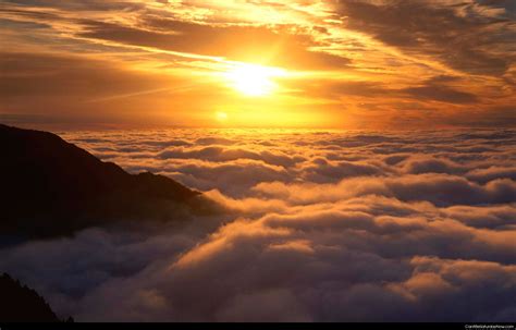 Sunset above clouds | Sun and clouds, Sunrise pictures, Above the clouds