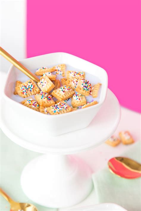 » Throwback DIY: Pop Tart Crunch Cereal