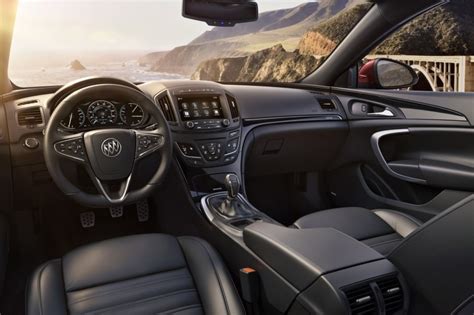 2017 Buick Regal Pictures - 102 Photos | Edmunds