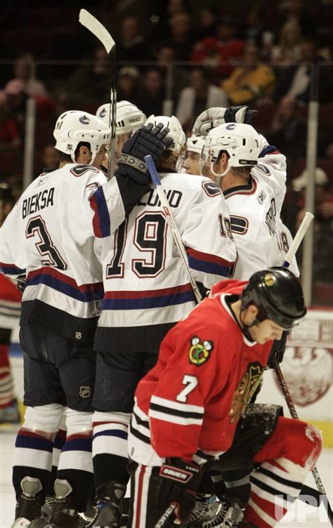 Photo: VANCOUVER CANUCKS VS CHICAGO BLACKHAWKS - CHI2006102505 - UPI.com