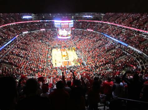 File:Chicago Bulls Playoffs 2011.jpg - Wikimedia Commons