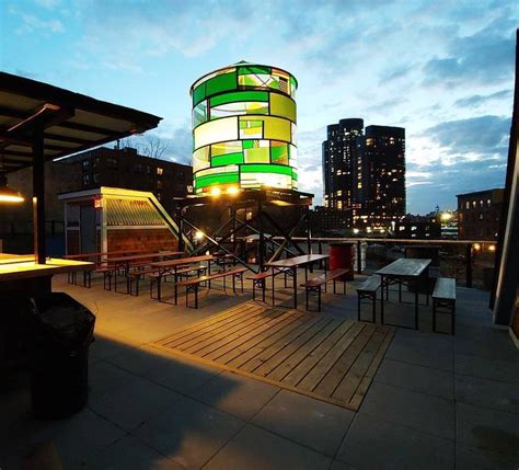 6 Best Rooftop Bars in Brooklyn [2024 UPDATE]