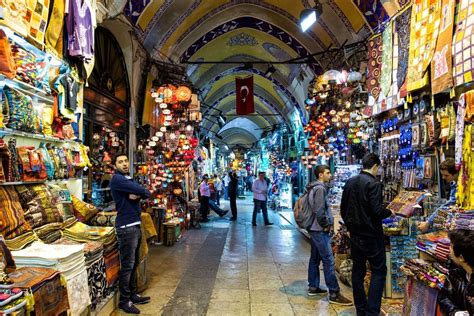 Shopping in the Grand Bazaar, Istanbul – Earth Trekkers