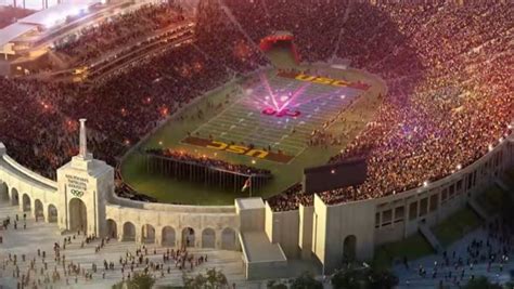 USC rolls out plan for Coliseum reseating and PSL-style fees - Los Angeles Times