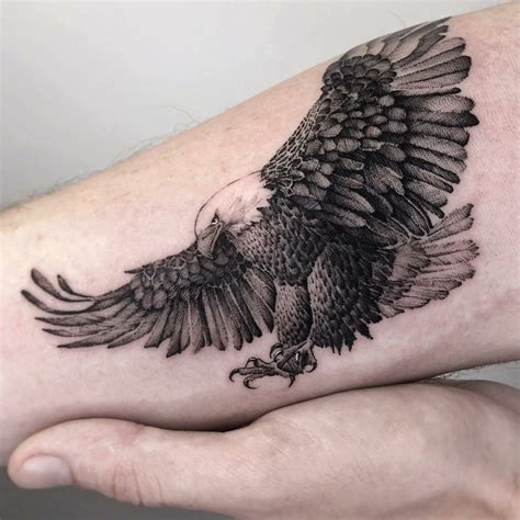 11+ American Traditional Eagle Tattoo Ideas That Will Blow Your Mind!