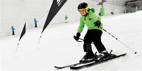 Family Traveller | The Best UK Places to Learn to Ski and Snowboard