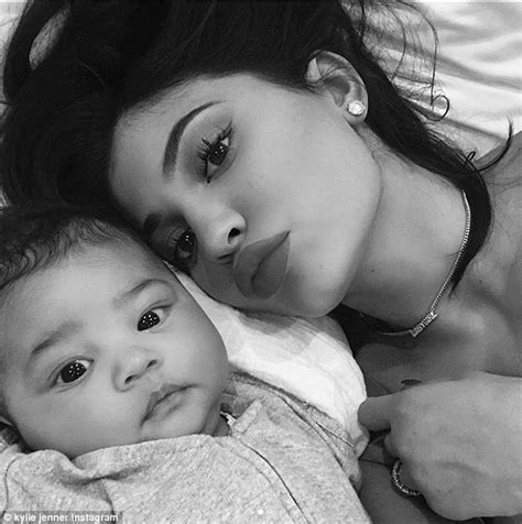 Kylie Jenner shares her very first selfie with baby girl Stormi | Daily ...