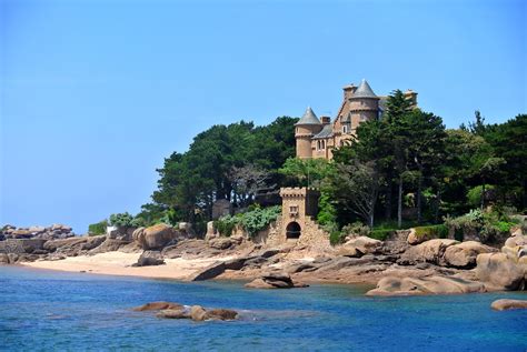 Château de Costaérès, Côtes-d'Armor, France [3872x2592] : r/castles