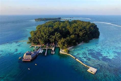 Review Pulau Pelangi yang Menyimpan Pesona Paling Indah