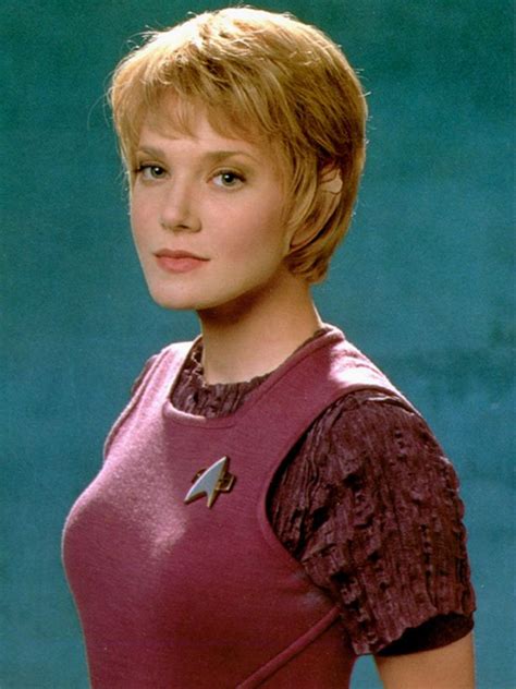 Star Trek Voyager actress Jennifer Lien arrested for 'exposing herself ...