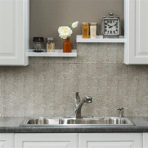 Fasade Hammered 24.25-in x 18.25-in Vintage Metal Backsplash Panels in ...