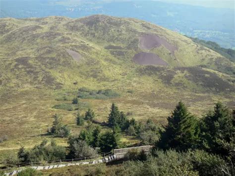 The Auvergne Volcanoes Regional Nature Park - Tourism & Holiday Guide